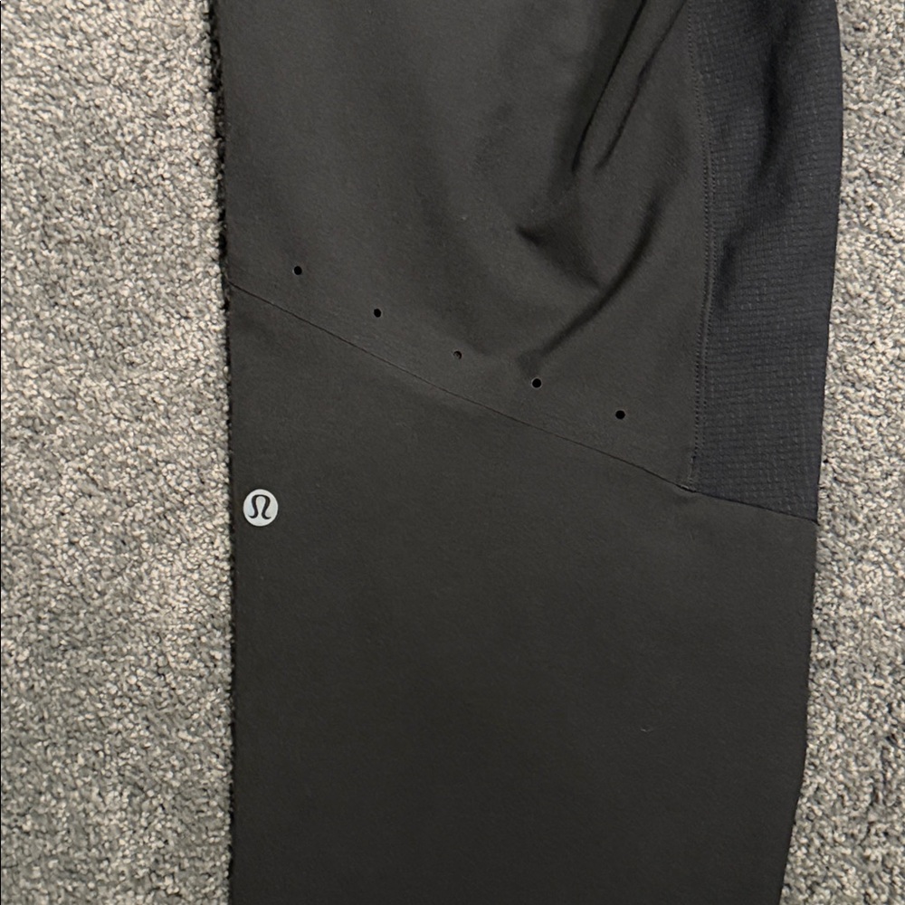 License to train lululemon men’s medium pants - Picture 4 of 4